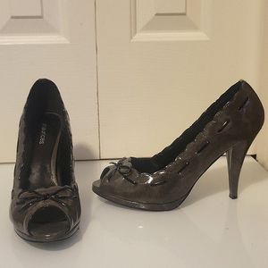 Matrices Grey peep toe heels